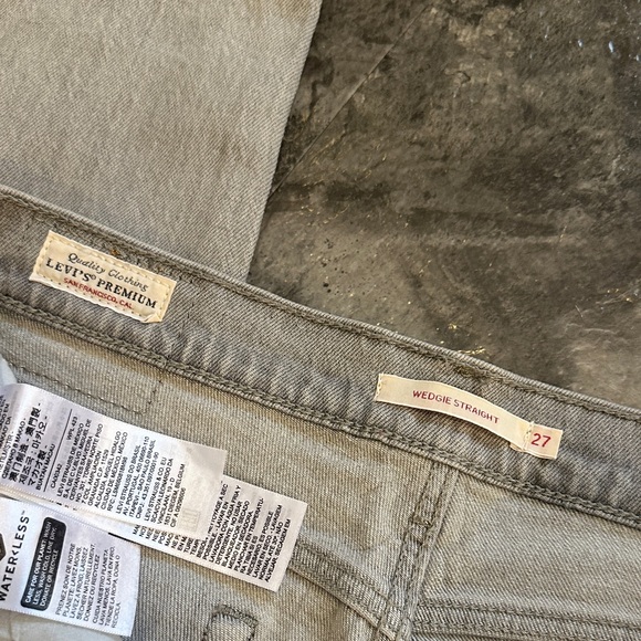 Levi jeans size 27 - Picture 2 of 4